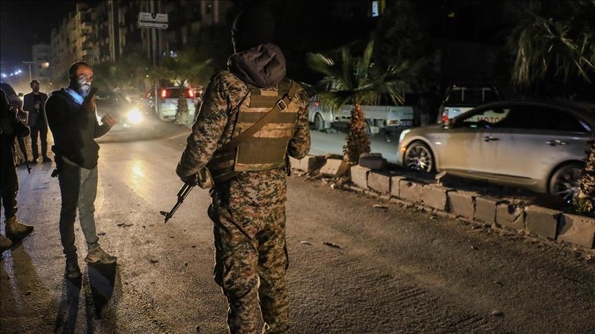 "الدفاع السورية" تعلن تطويق فلول النظام والتعامل بحزم في الساحل