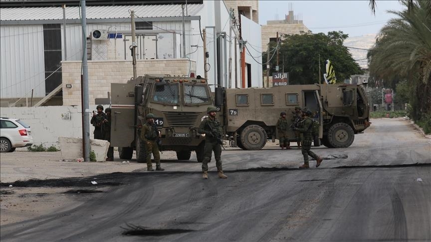 الجيش الإسرائيلي يصيب فلسطينيين اثنين جنوبي الضفة الغربية المحتلة