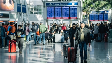 Almanya'nın büyük havalimanlarında yapılacak uyarı grevlerinin ciddi aksamalara yol açması bekleniyor