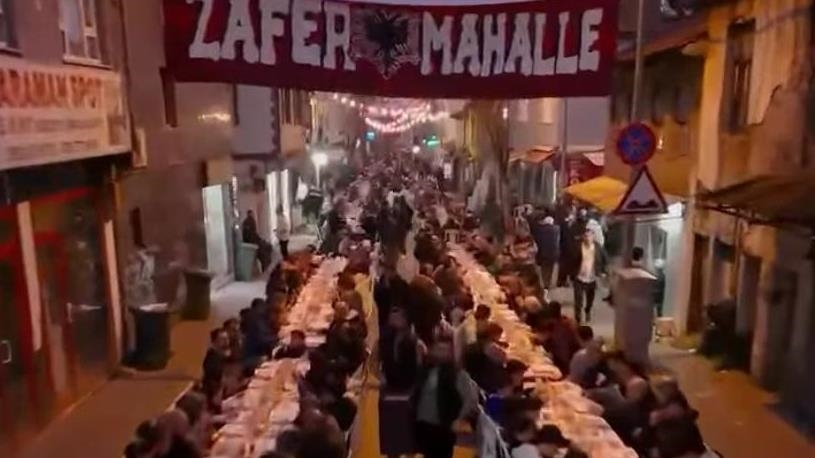 Banorët me prejardhje shqiptare në Bursa organizojnë iftar masiv