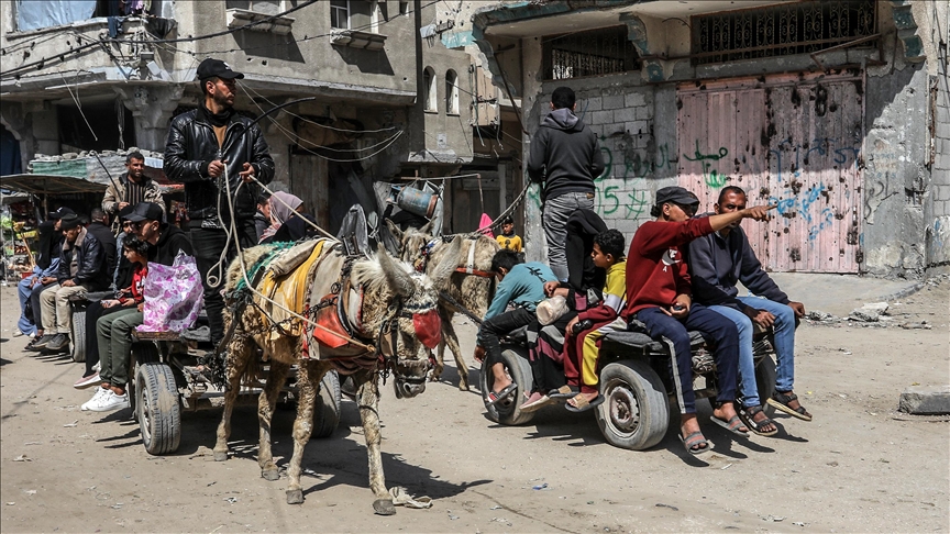 Palestinci koriste zaprežna vozila i bicikle uslijed nedostatka goriva u Gazi