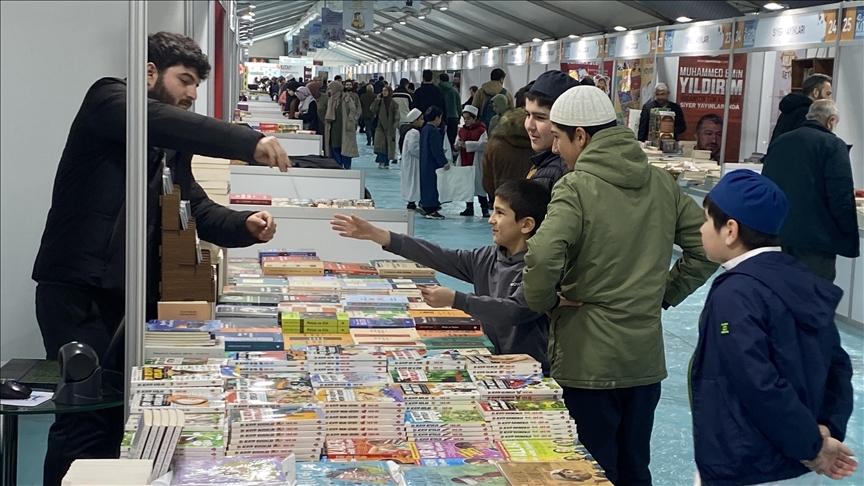 معرض الكتاب الرمضاني بإسطنبول.. وجهة روحانية وثقافية للكبار والصغار (تقرير)