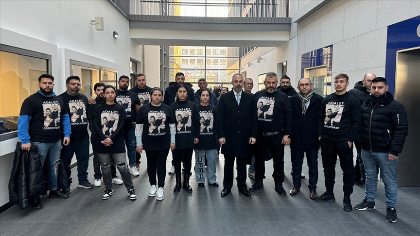 Solingen'de 4 kişinin öldüğü kundaklama olayının zanlısının evinden Nazi görselleri çıktı