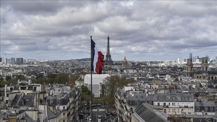 Fransa'da "1961 Paris Katliamı"nın tanınmasını isteyen milletvekili ölüm tehditleri aldığını açıkladı