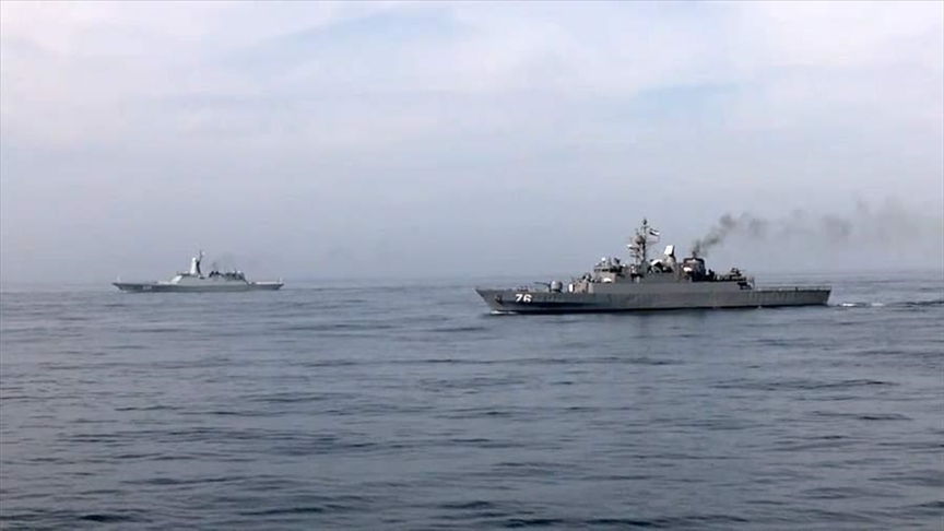 Боевые корабли РФ, Ирана и КНР отработали в ходе учений освобождение захваченного судна 