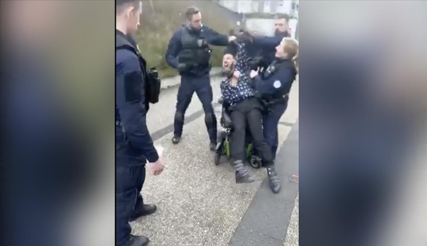 France: Un homme en chaise roulante frappé par un policier à Clermont-Ferrand