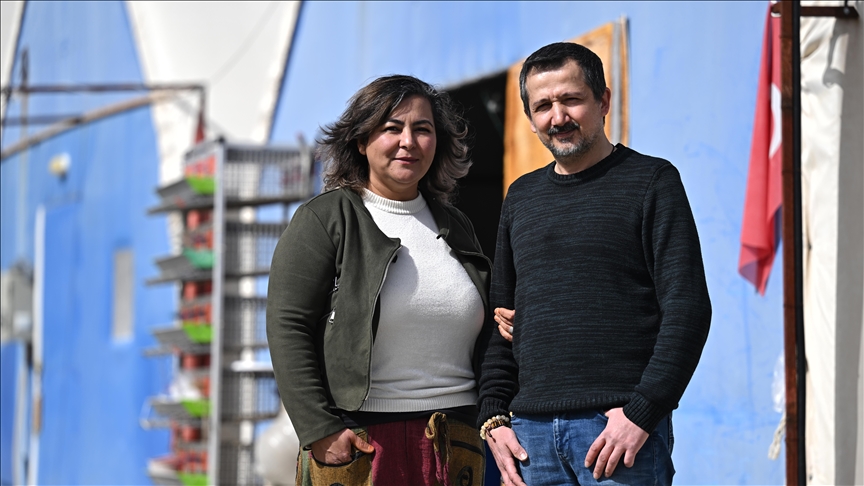 Müdürlük görevlerinden istifa eden çift köyde mantar tesisi kurdu