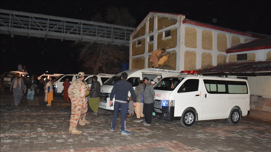 Pakistan'daki tren saldırısını üstlenen BLA, 20 yılı aşkın süredir terör eylemleriyle sivilleri hedef alıyor