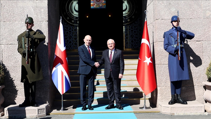 Turkish defense minister meets UK counterpart in Ankara