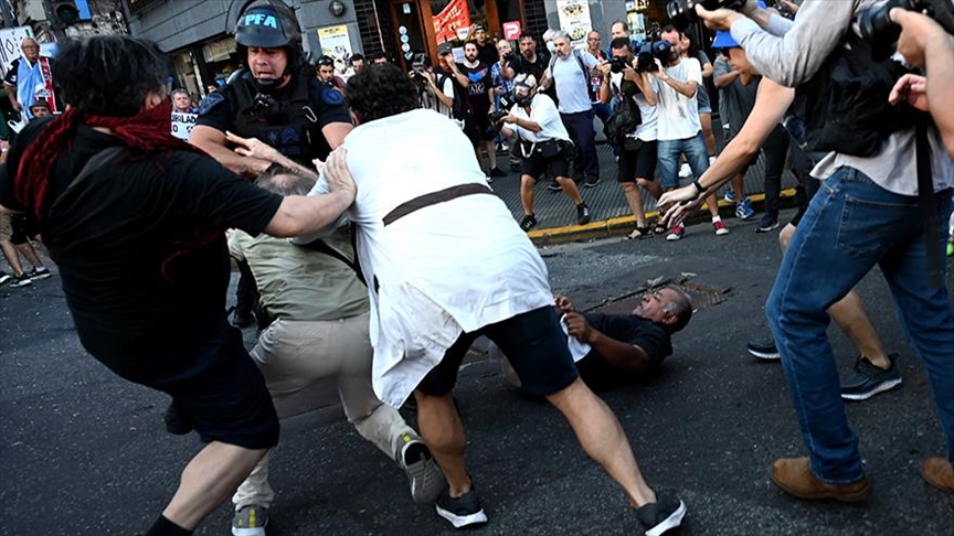 Protest penzionera u Argentini prerastao u nasilje