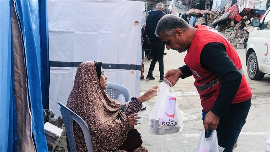 Türk Kızılay ramazanda da Gazze'ye sıcak yemek ulaştırıyor