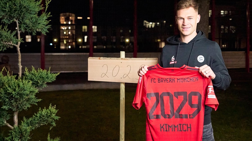 قدم.. بايرن ميونيخ الألماني يمدد عقد لاعبه جوشوا كيميتش