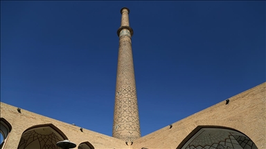 İsfahan'daki "Ali Minaresi", işçiliği ve ihtişamıyla Selçuklu mimarisini bugünlere taşıyor