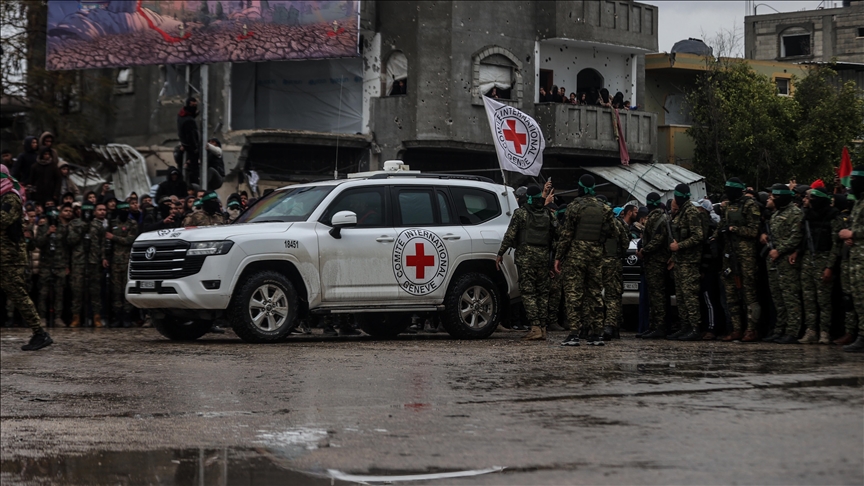 Hamas: ABD-İsrail vatandaşlığı bulunan hayattaki bir askerle, 4 esirin naaşı İsrail'e teslim edilecek