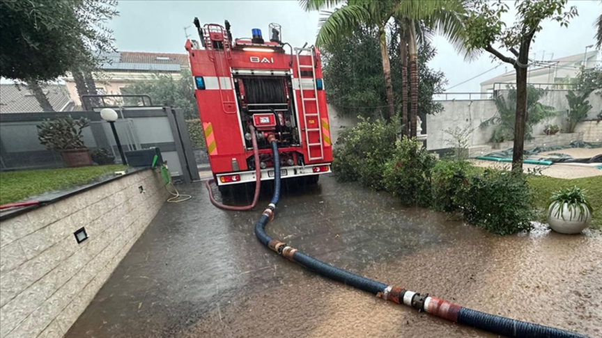 İtalya'da şiddetli yağış, sel ve taşkınlara yol açtı