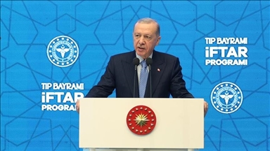 Serokomar Erdogan: "Em ê di sala 2025an da bi 37 hezar xebatkarên nû va teşkîlata xwe ya tenduristiyê hê xurttir bikin"