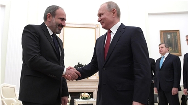 Putin, Pashinyan discuss Armenia-Azerbaijan peace treaty in phone call