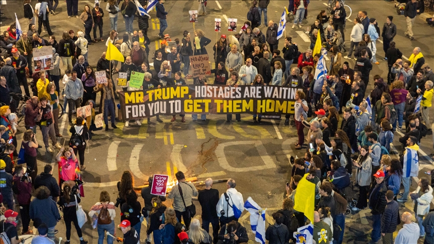 Israeli captives’ families vow to prevent Netanyahu from ‘derailing’ Gaza agreement Israeli captives’ families vow to prevent Netanyahu from ‘derailing’ Gaza agreement