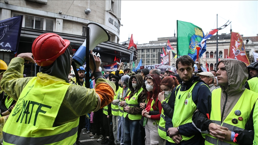 Predstavnici studenata na protestu u Beogradu poručuju: Noć je najmračnija pred svitanje, do ispunjenja zahtjeva