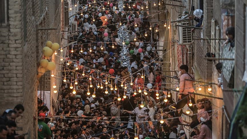 أكبر إفطار رمضاني في مصر يحمل البهجة لآلاف الناس في عامه الـ11