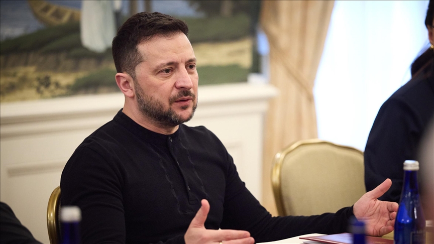 Zelenskyy says Russia aims to encircle Ukrainian forces near Kursk, but Kyiv is aware