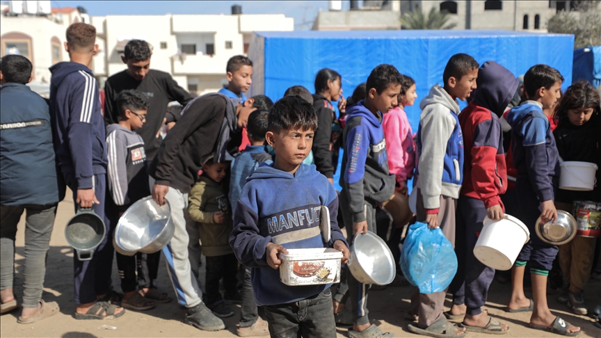 Displaced Palestinians struggle to find water during fasting month of Ramadan