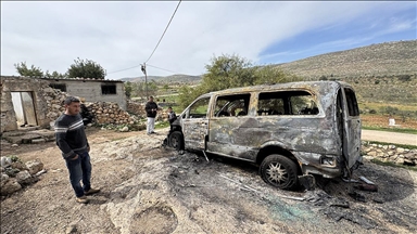 Nablus'taki Filistinliler, topraklarını gasbeden İsraillilerin kendilerine hayatı zindan ettiğini belirtiyor