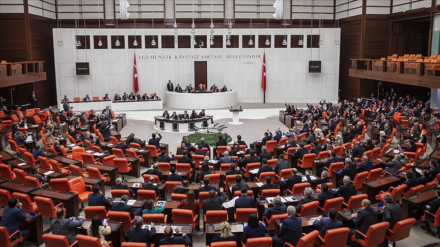 TBMM'de, emekli bayram ikramiyesinin yükseltilmesine yönelik düzenlemeyi de içeren kanun teklifi görüşülecek