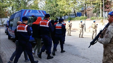 Türkiye'den yasa dışı yollarla yurt dışına kaçmaya çalışan 25 şüpheliden 13'ü tutuklandı