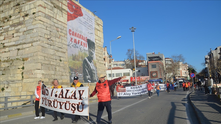 "57. Alay" için Tekirdağ'dan yola çıkan gönüllüler Gelibolu'ya geldi