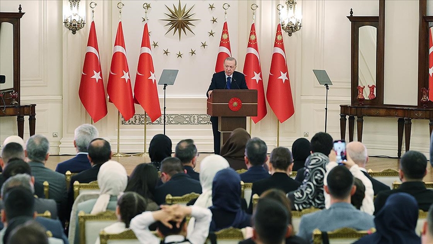 Cumhurbaşkanı Erdoğan: Çanakkale'de bir kez daha görülmüştür ki hiçbir silah vatan sevgisine galip gelemez