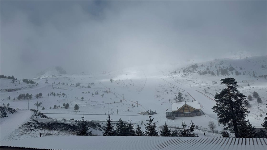 Bazı illerde yüksek kesimlerde kar yağışı etkili oldu