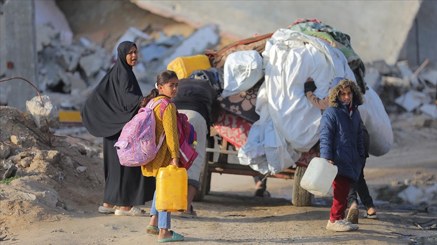 حركة نزوح للفلسطينيين من بيت حانون شمال قطاع غزة