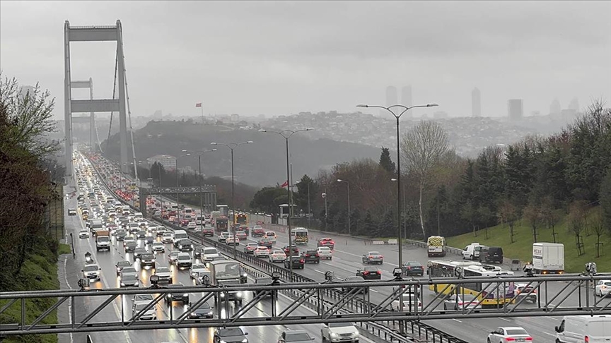 İstanbul'da akşam saatlerinde trafik yoğunluğu yüzde 83'e kadar çıktı 