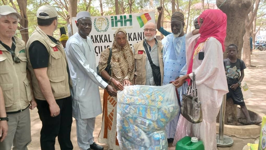 Mali : La fondation turque IHH soutient 235 personnes vulnérables avec des aides au développement