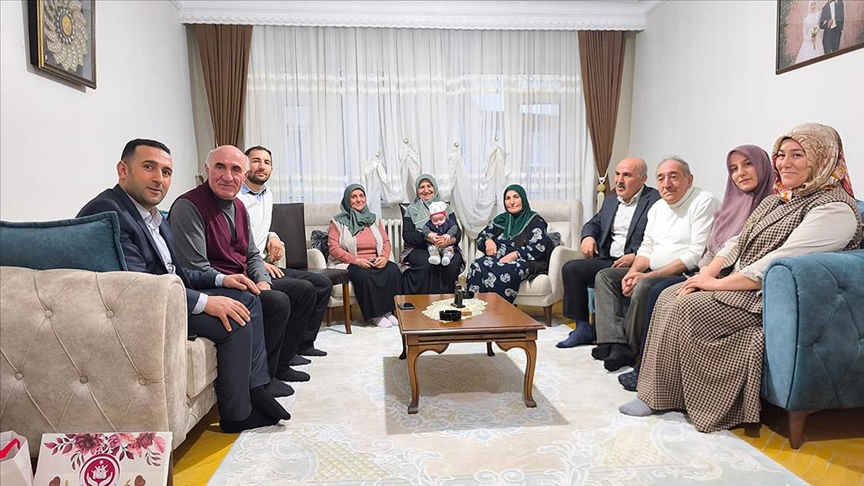 Aile ve Sosyal Hizmetler Bakanlığı, 4 kuşak bir arada yaşayan ailelerle iftar yaptı