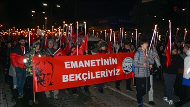 Çanakkale Deniz Zaferi'nin 110. yıl dönümünde fener alayı düzenlendi