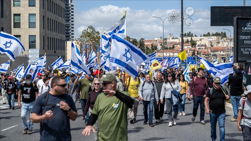 Thousands of Israelis protest in Jerusalem against Netanyahu’s move to sack Shin Bet chief, resume Gaza war
