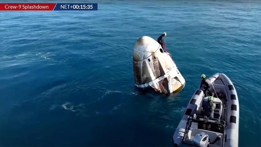 Застрявшие в космосе астронавты вернулись на Землю