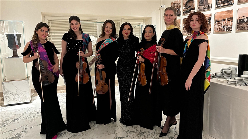 İtalya'nın başkenti Roma'da Nevruz Bayramı'na özel konser verildi