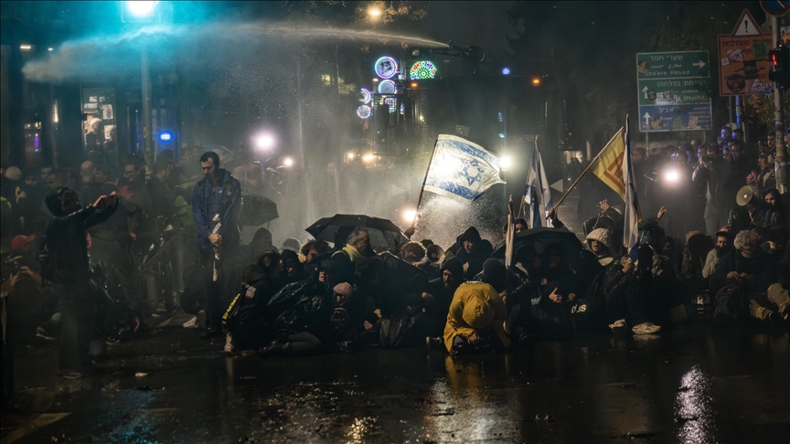 Israeli police arrest 12 protesters near Netanyahu’s residence in West Jerusalem