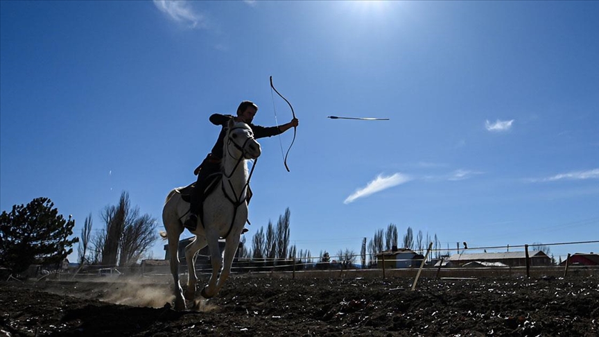 Gelenekselden moderne uzanan bir tutku: "Atlı okçuluk"
