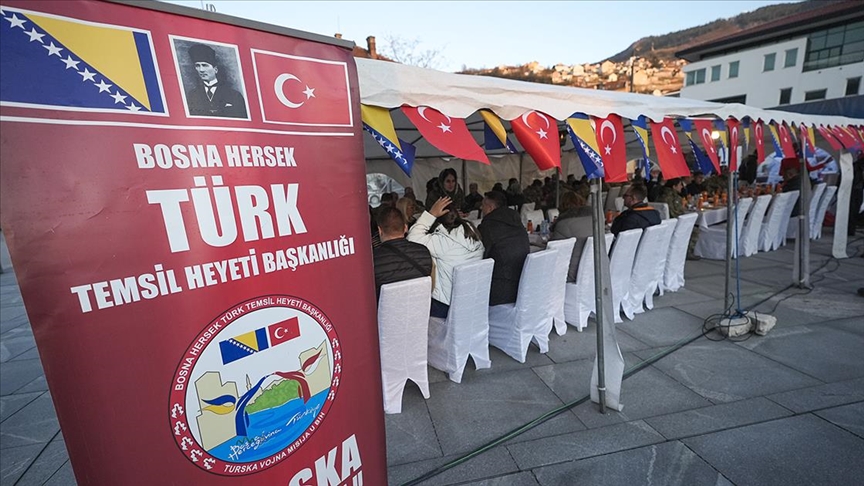 Türk askeri Bosna Hersek'te iftar programı düzenledi