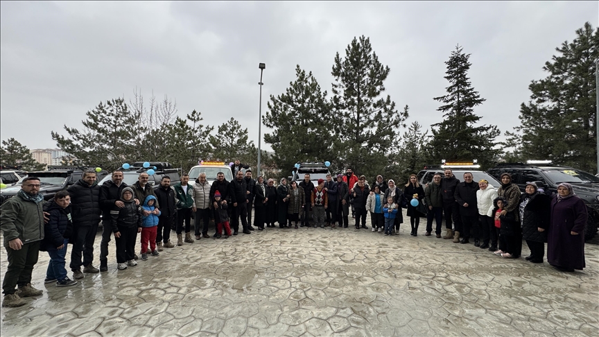 Kastamonulu off-roadcular beraberindeki down sendromlu çocuklarla şehir turu attı