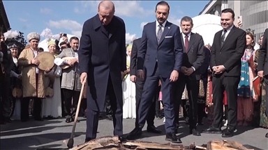 Cumhurbaşkanı Erdoğan İstanbul'da nevruz ateşini yaktı