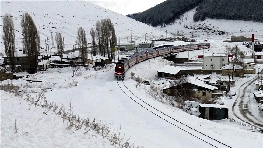 Bazı illerde kar yağışı ve soğuk hava etkili oluyor