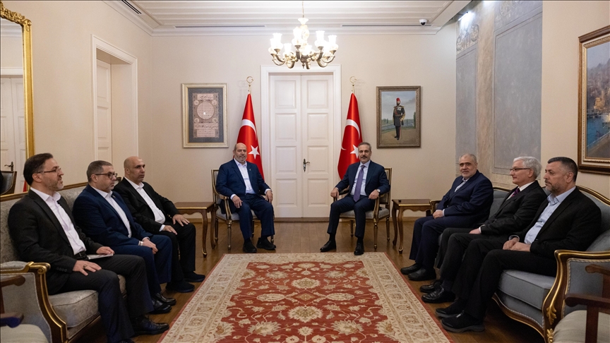 Turkish foreign minister meets with Hamas delegation