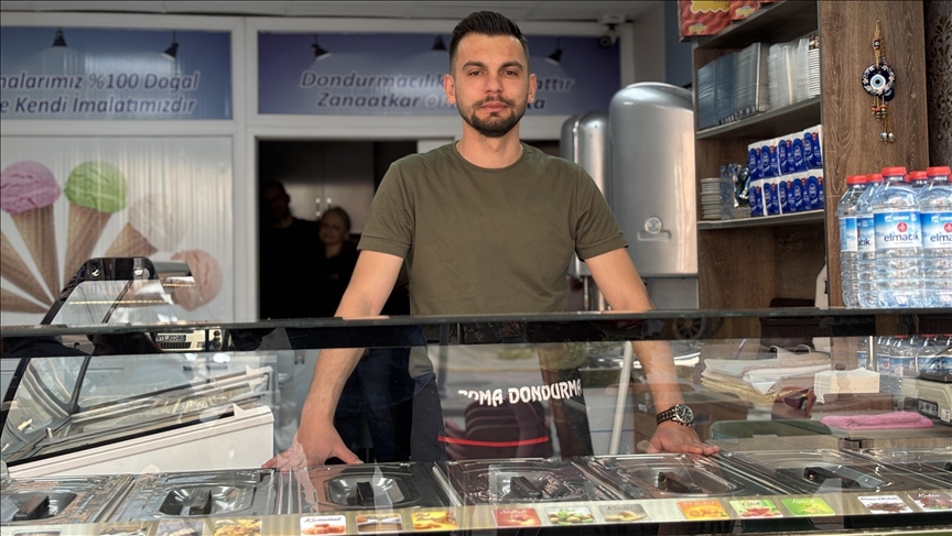 Türkiye, mjeshtri i akullores vazhdon traditën e trashëguar nga gjyshi që emigroi nga Maqedonia e Veriut