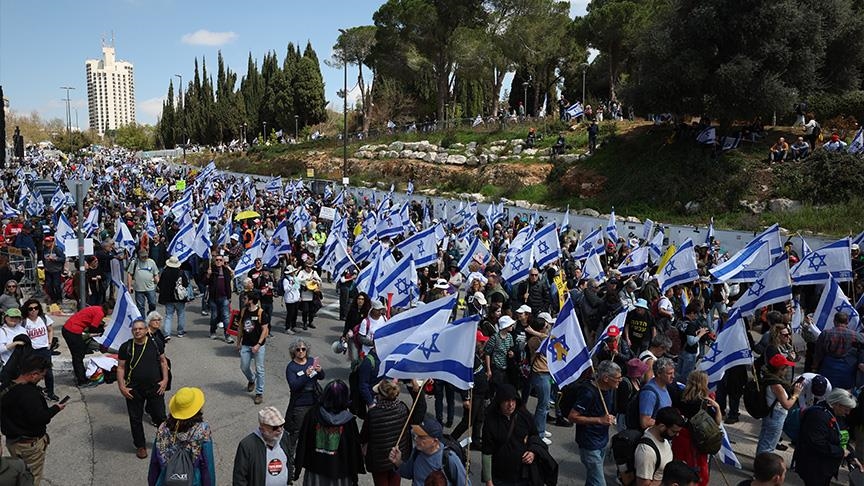 إسرائيل.. قمع متظاهرين ضد إقالة المستشارة القضائية ورئيس "الشاباك"