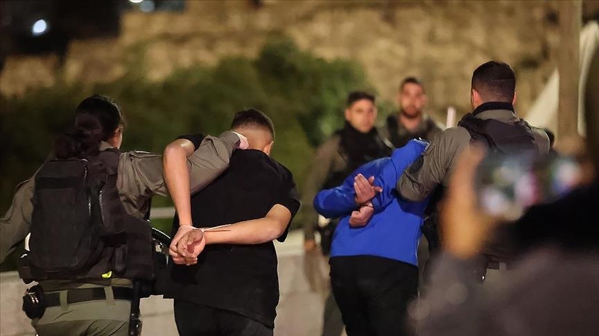 Israeli army arrests 13 more Palestinians in West Bank raids
